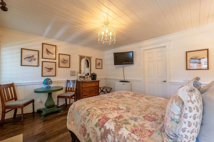 Room 46 of 86