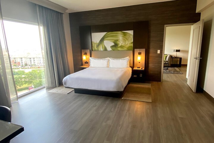 Room 37 of 103