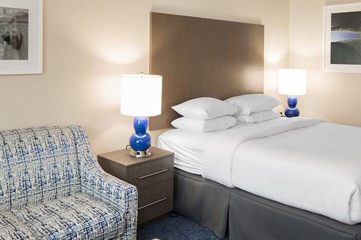 Hotel Renovo Des Moines UrbandaleTapestry Collection Hilton