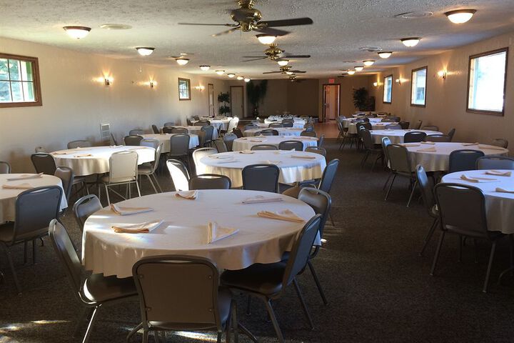 THE COUNTRY EDGE MOTEL