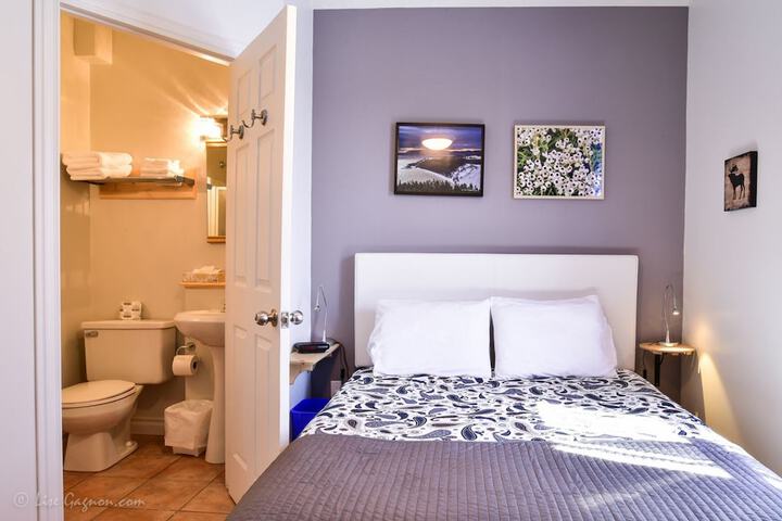 Room 10 of 14