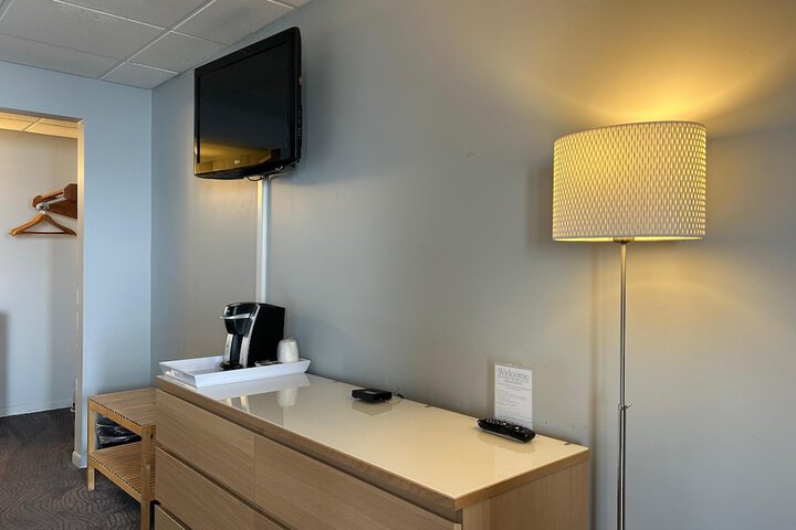 Harbor Inn Self Check-in Hotel