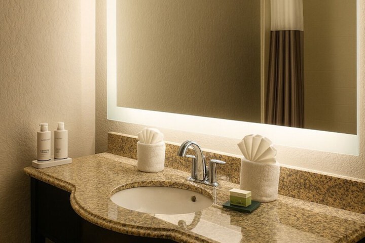 La Quinta Inn & Suites by Wyndham Port Orange / Daytona