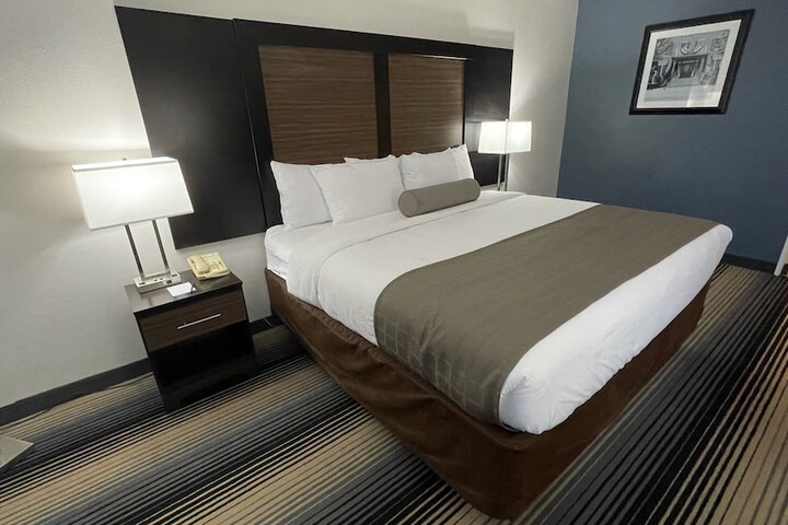 Room 14 of 30