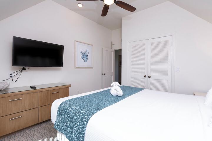 Wave Crest Resort