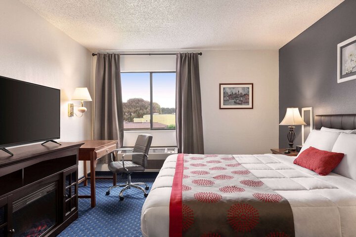 Room 18 of 41