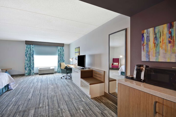 Room 33 of 68