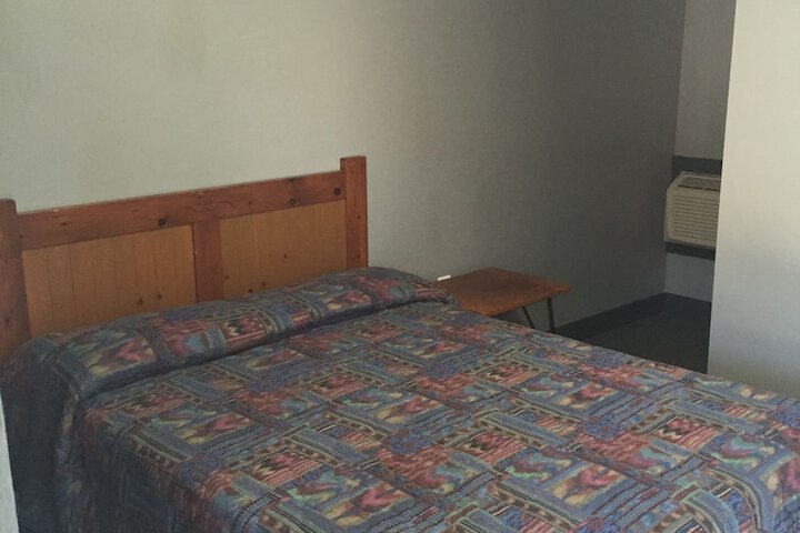 Room 23 of 34