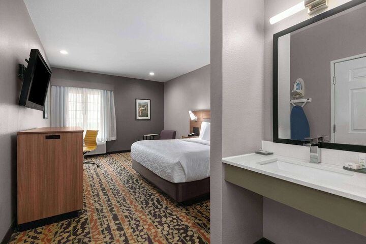 La Quinta Inn & Suites by Wyndham Belton - Temple South