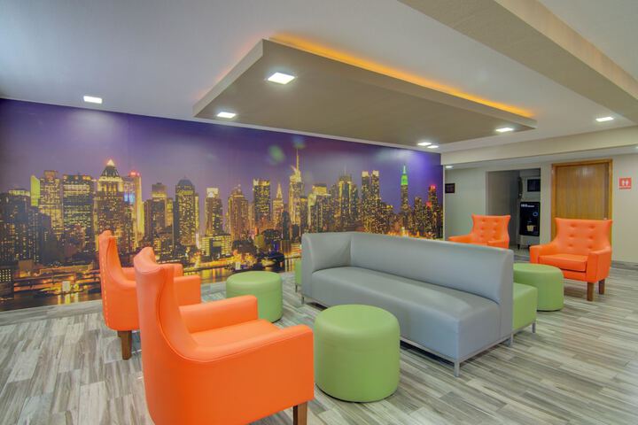 Westbridge Inn & Suites