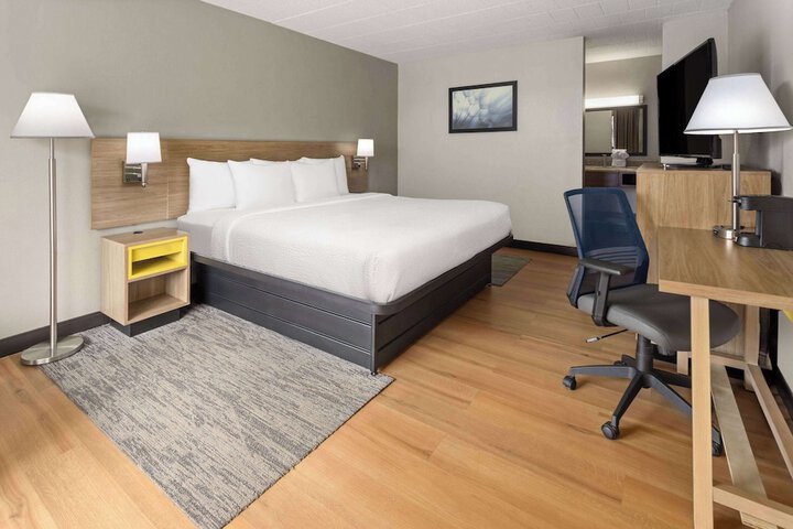 Room 26 of 34