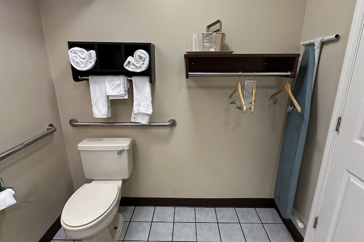 Room 27 of 59