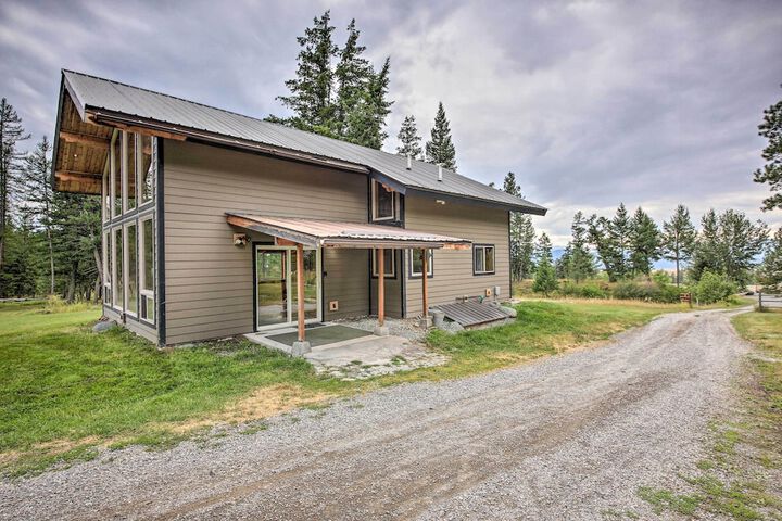 Private Deck & Mtn Views: Family Getaway in Eureka