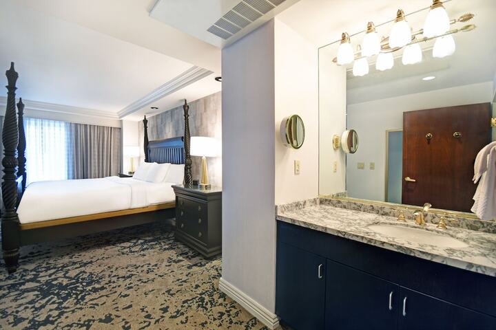 Room 13 of 60