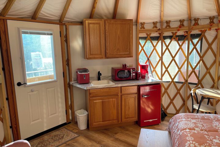 Mountain Aire Cottages Inn & Glamping