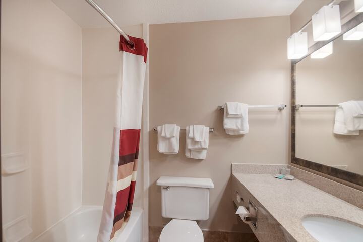 Room 32 of 51