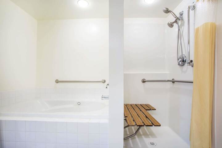 Room 15 of 24