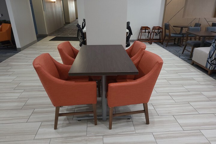 Holiday Inn Express Hotels and Suites Dayton North Tipp City by IHG