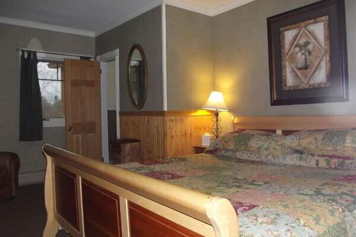 Room 4 of 27