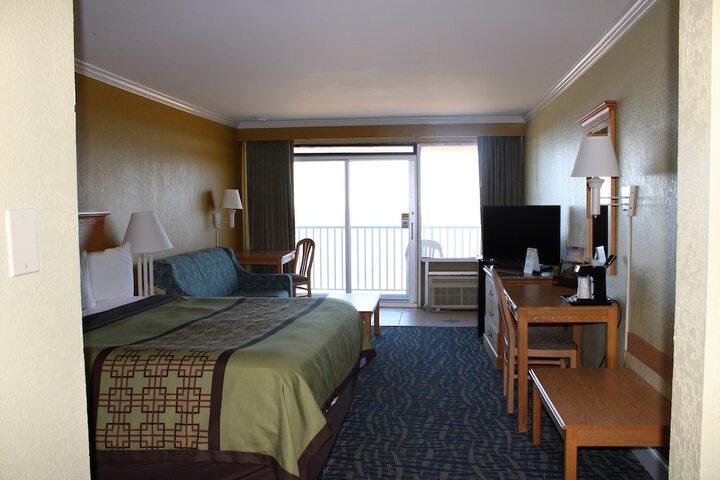 Room 17 of 30