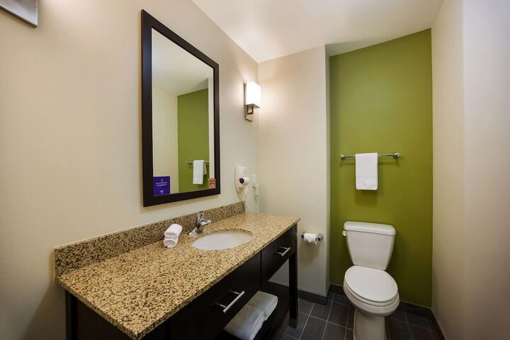 Room 10 of 34