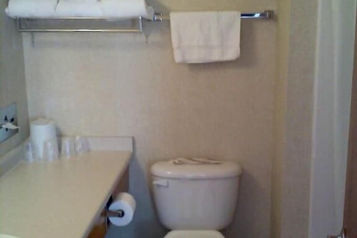 Room 7 of 14