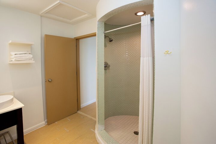 Room 12 of 42