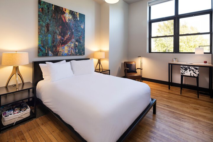 Room 42 of 62