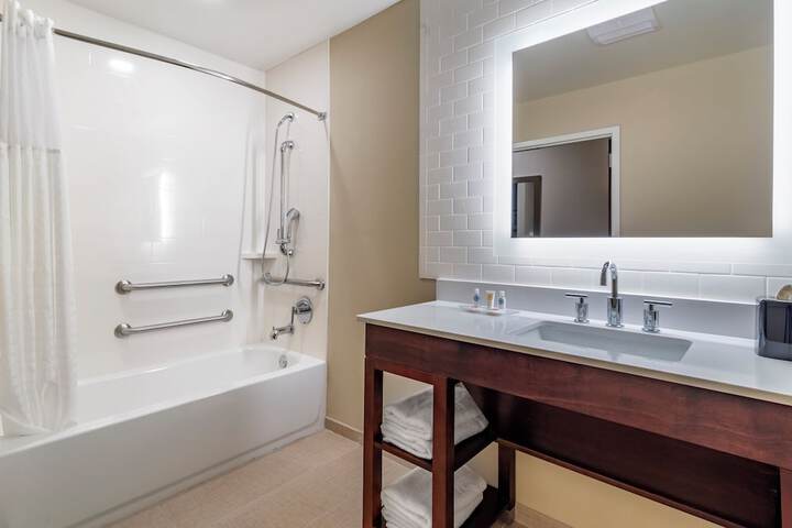 Comfort Suites Newnan