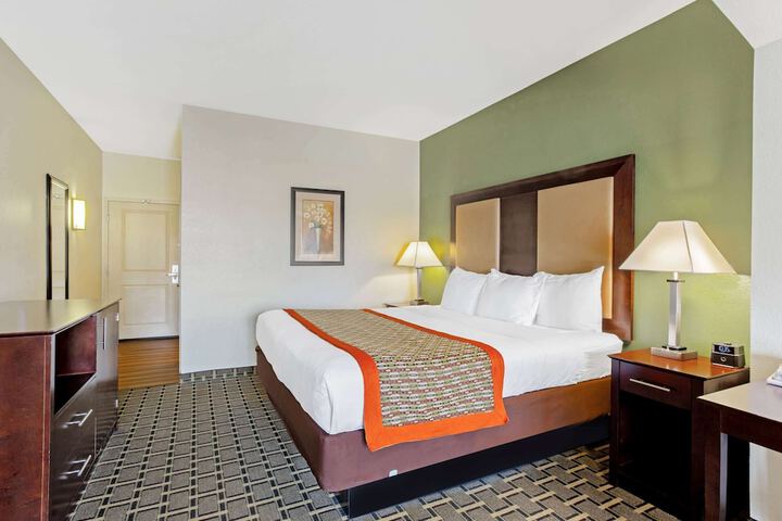 La Quinta Inn & Suites by Wyndham Lancaster