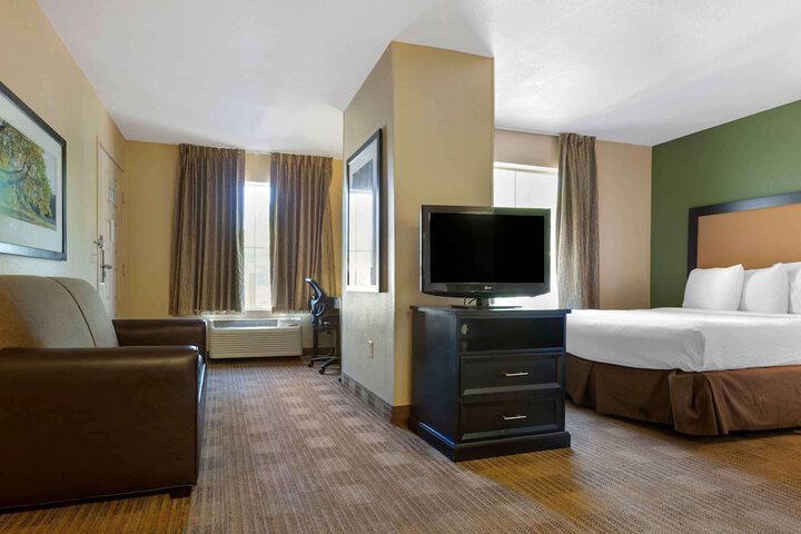 Room 26 of 34