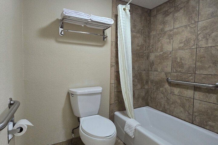 Baymont by Wyndham McAlester Hwy 69