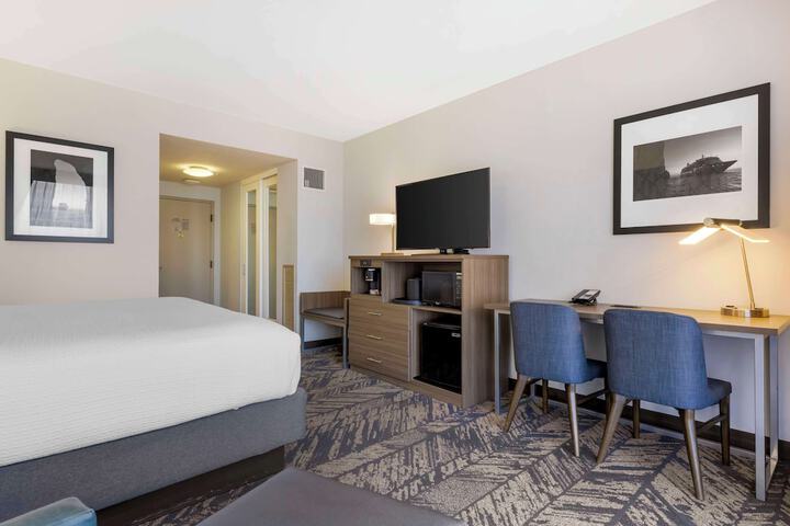 Room 28 of 37