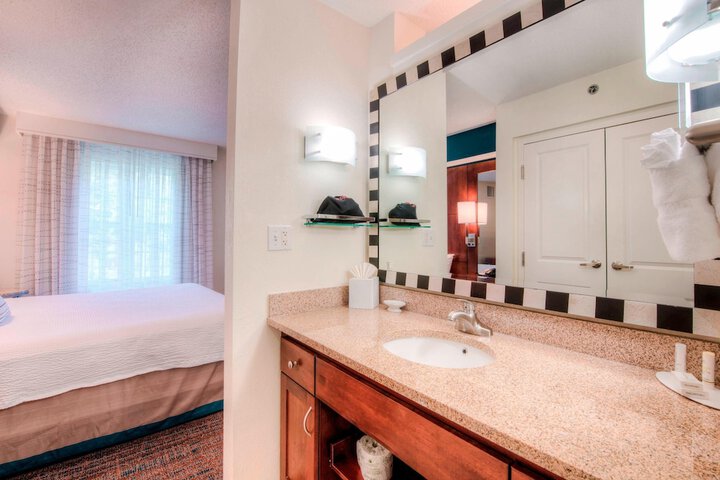 Room 42 of 60