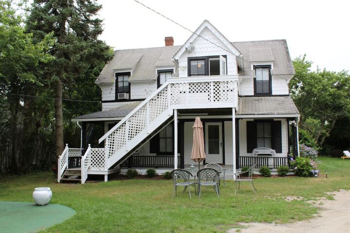 THE GRASSMERE INN