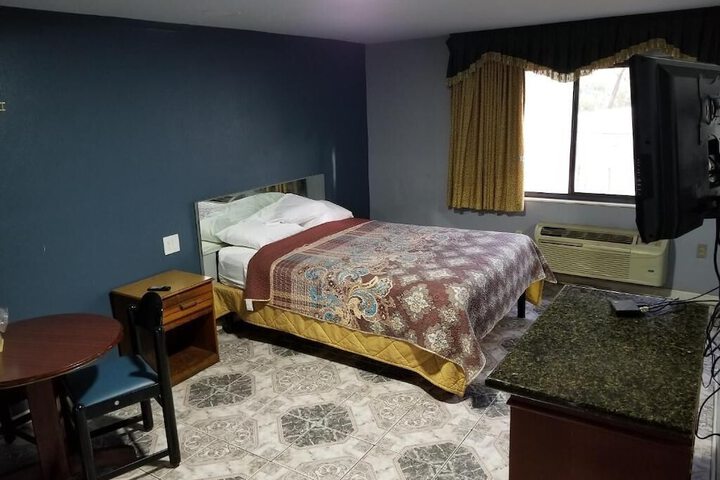 Room 12 of 14