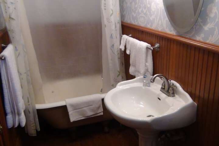 Room 15 of 29