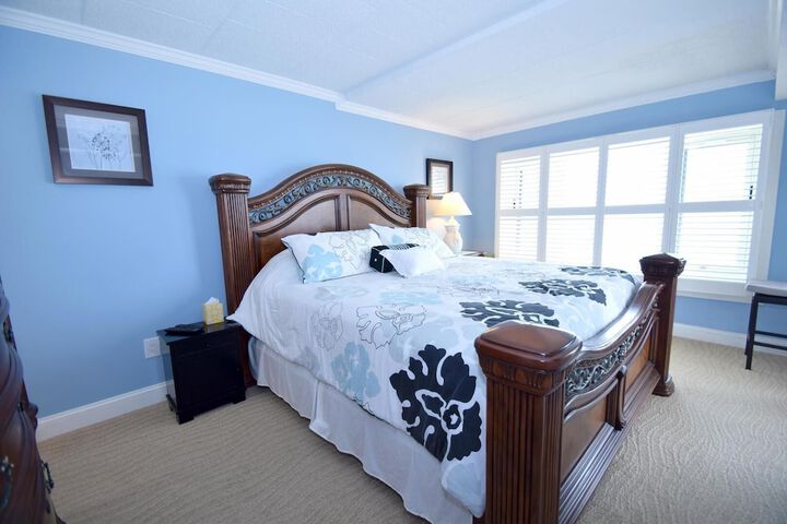 Room 6 of 15
