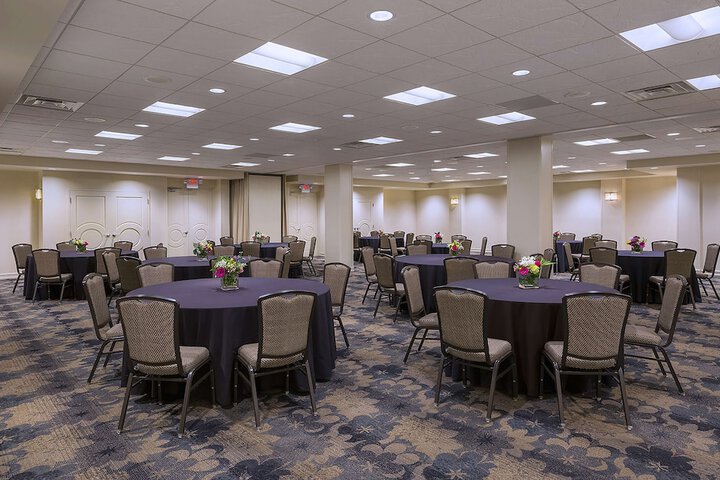DoubleTree by Hilton Madison Downtown