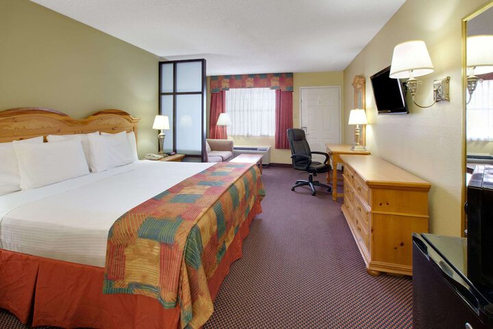 Room 14 of 20