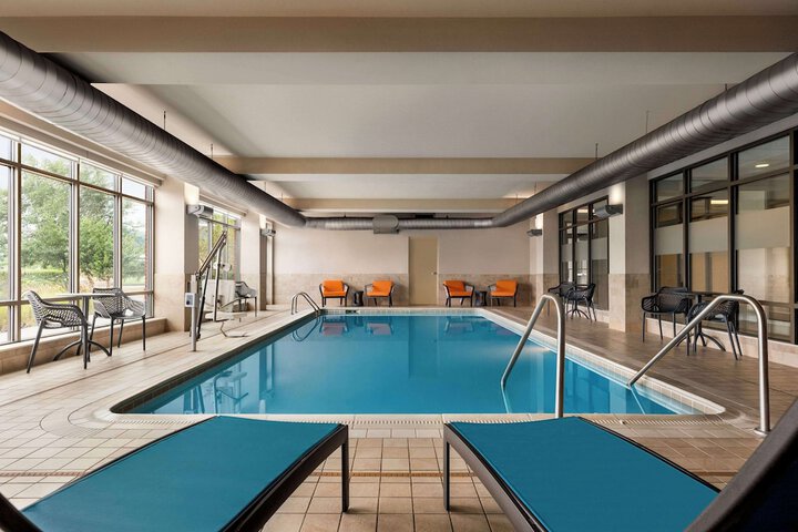 Hampton Inn & Suites Pittsburgh / Waterfront-West Homestead