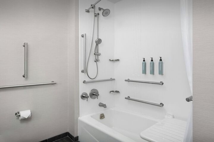Room 32 of 70