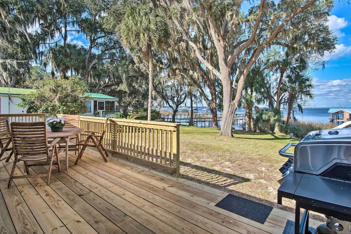 2 Living Rooms: Crescent City Home