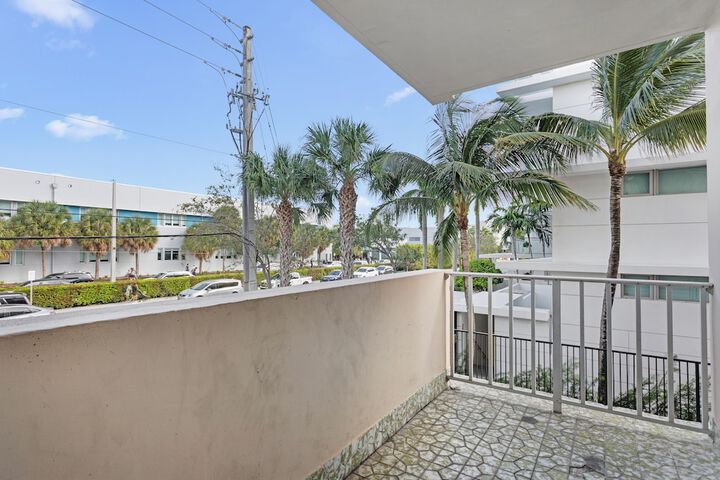 Bay Harbor Sunset Apt 2A