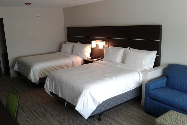 Room 15 of 33
