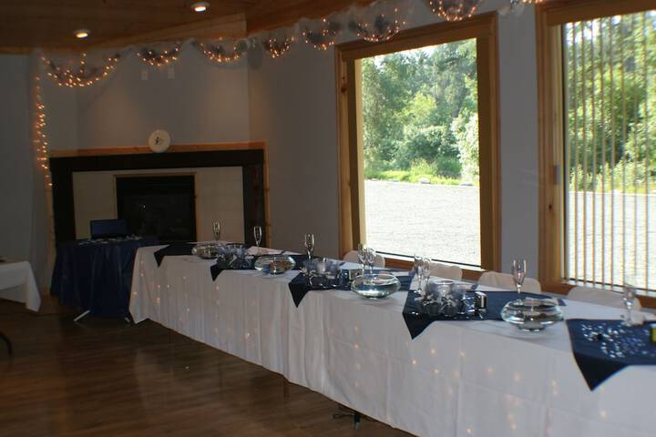 Ballroom/Hall 44 of 78