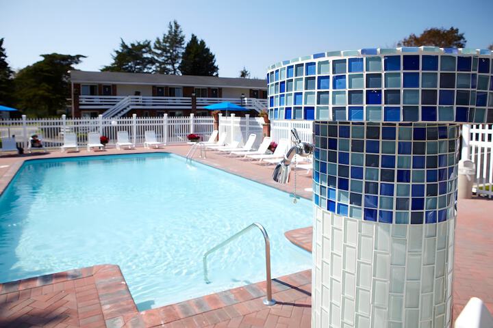 Breezeway Boutique Hotel