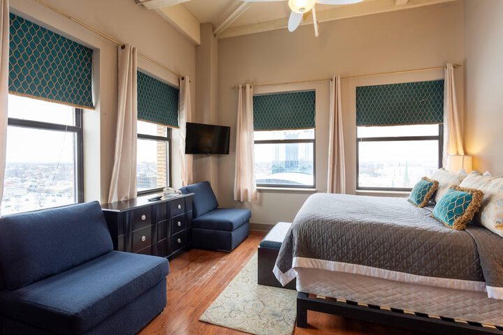 The Giacomo Niagara Falls NY an Ascend Collection Hotel