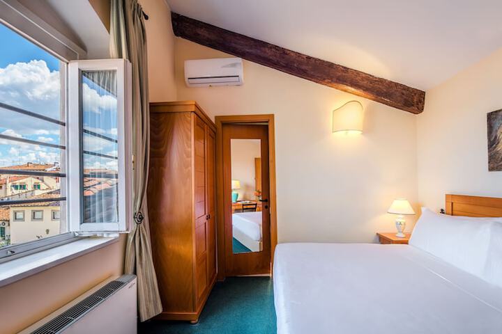 Room 7 of 23