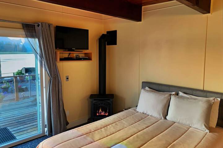 Room 40 of 103